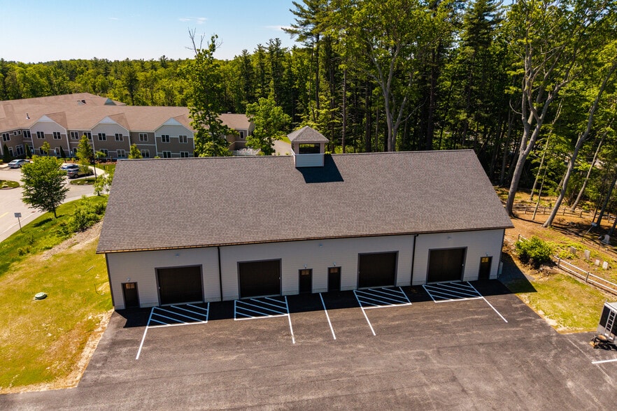 More Photos Of 300 Exeter Rd, Hampton Industrial For Lease