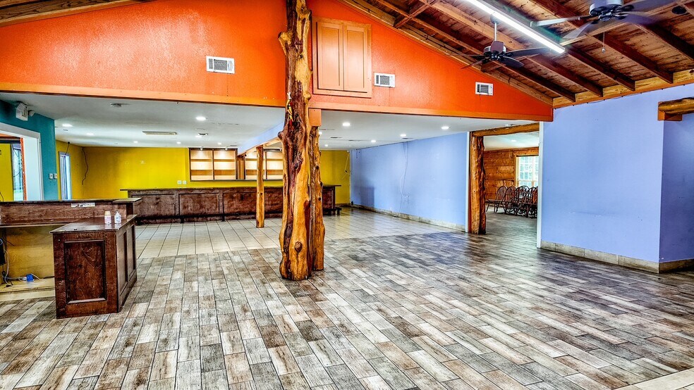 More Photos Of 1711 E Main St, Madisonville Restaurant For Sale
