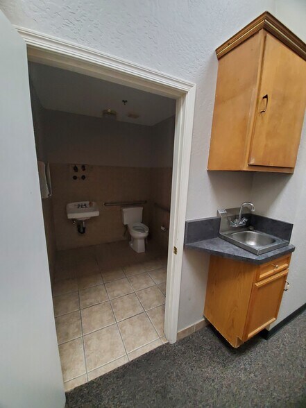 More Photos Of 6740 E University Dr, Mesa Unknown For Lease