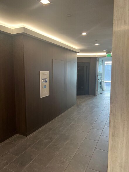 More Photos Of 9400-9414 Brighton Way, Beverly Hills Medical For Lease