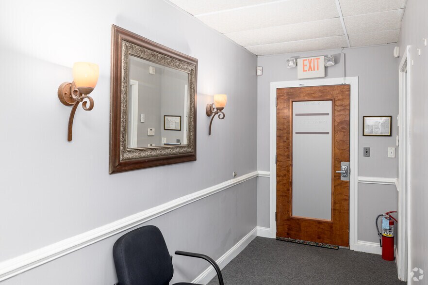 More Photos Of 950 N Kings Hwy, Cherry Hill Medical For Lease