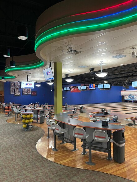 More Photos Of 101 Franks Rd, Marengo Bowling Alley For Lease