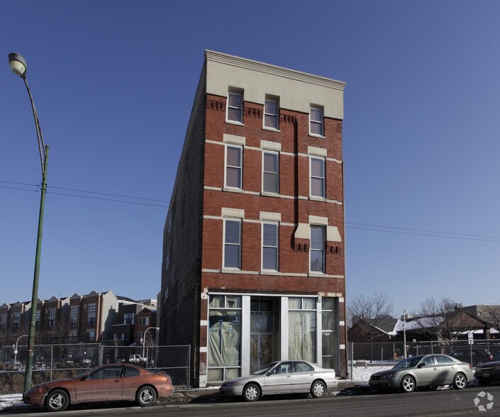 More Photos Of 1301-1307 N Clybourn St, Chicago Storefront Retail Residential For Lease
