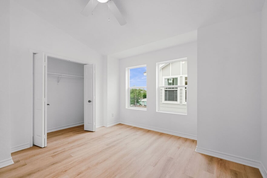 More Photos Of 1303 Essex st, San Antonio Apartments For Sale