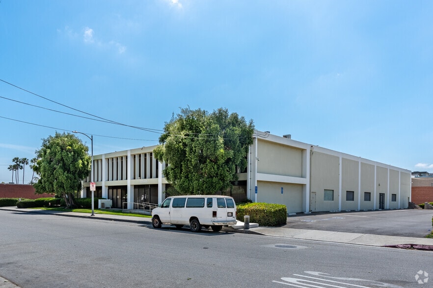 More Photos Of 12530-12540 Beatrice St, Los Angeles Flex For Lease