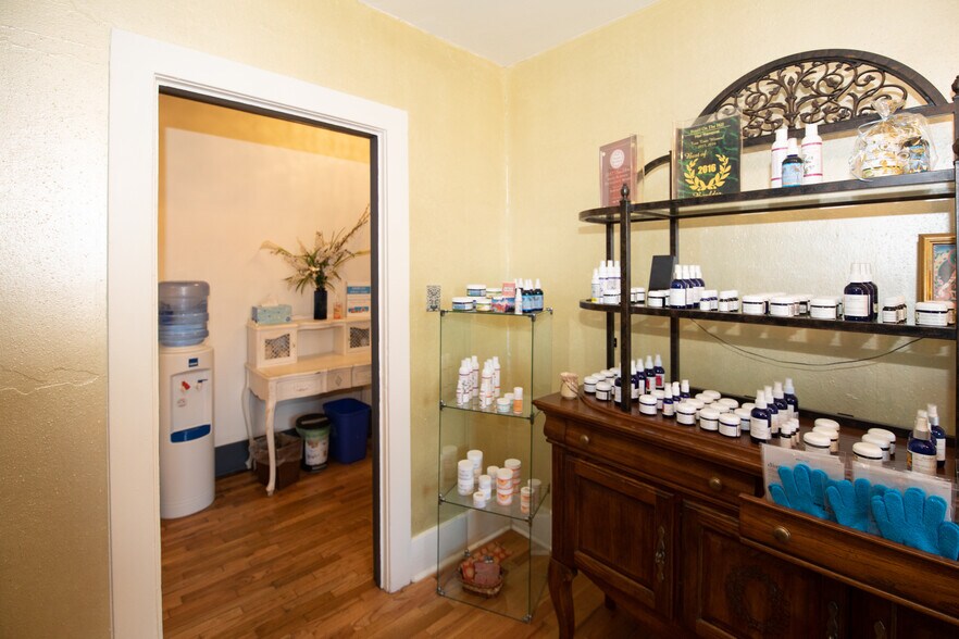 More Photos Of , Boulder General Retail For Sale