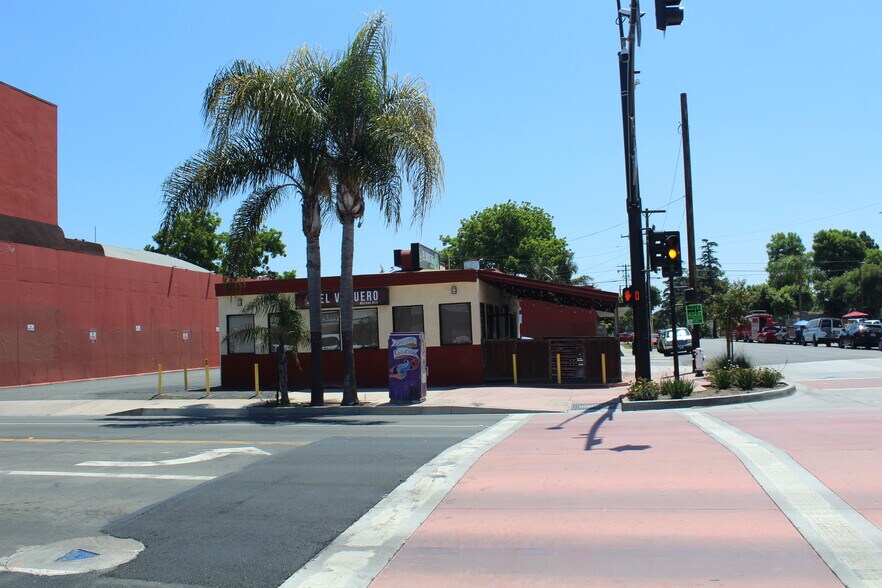 More Photos Of , Santa Ana General Retail For Sale