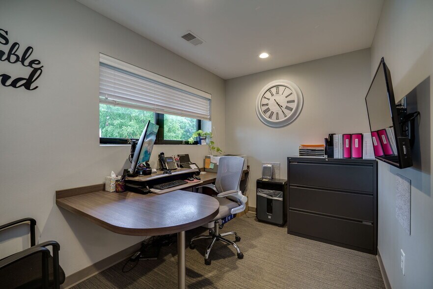 More Photos Of 5671 Far Hills Ave, Dayton Medical For Sale