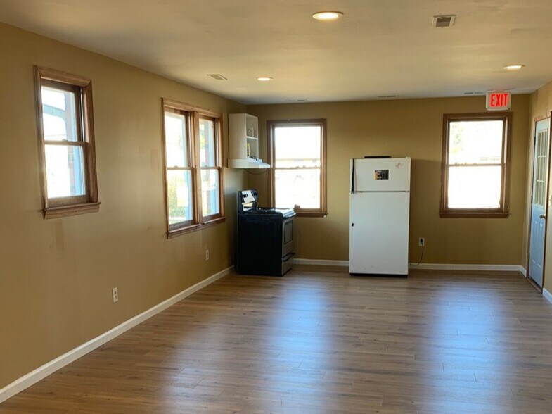 More Photos Of 6120 Augusta Rd, Greenville Office Residential For Sale