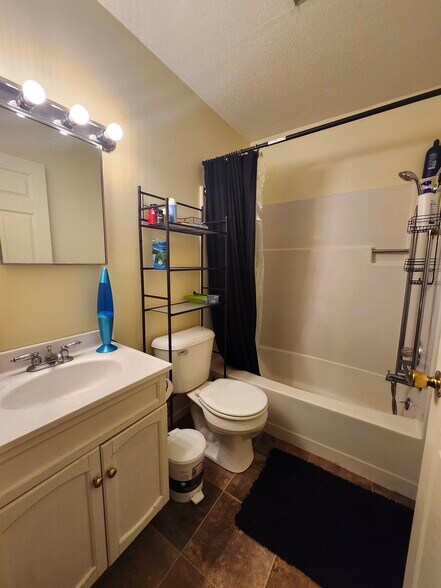 More Photos Of 204 3rd St SW, Rake Apartments For Sale