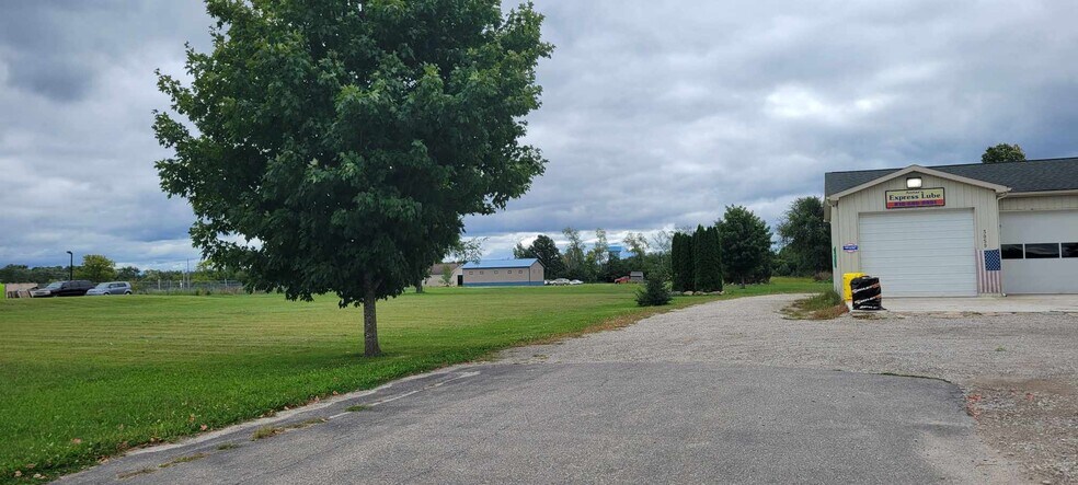 More Photos Of 3059 W Mount Morris Rd, Mount Morris Flex For Sale