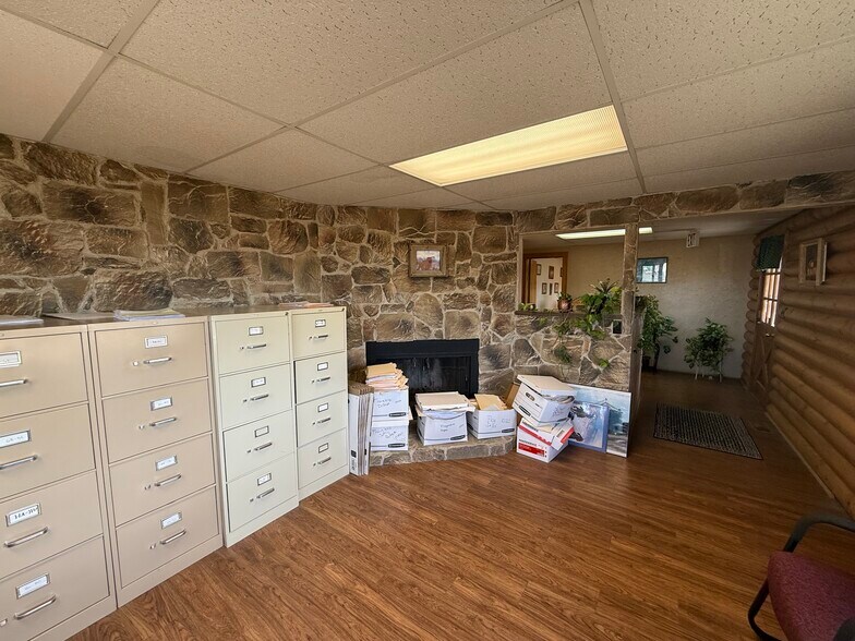 More Photos Of 35 5th Ave, Belle Fourche Office For Sale