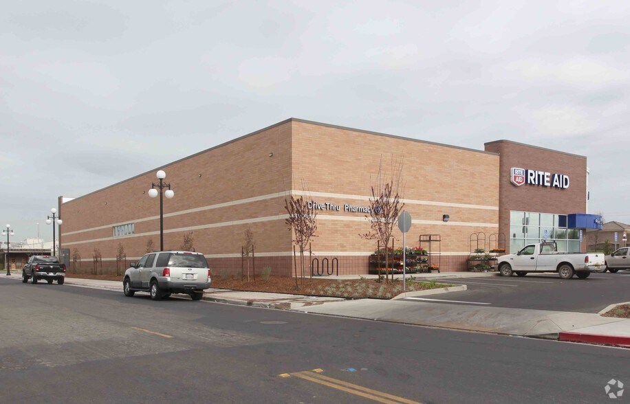 More Photos Of 48 Robertson Blvd, Chowchilla Drugstore For Lease
