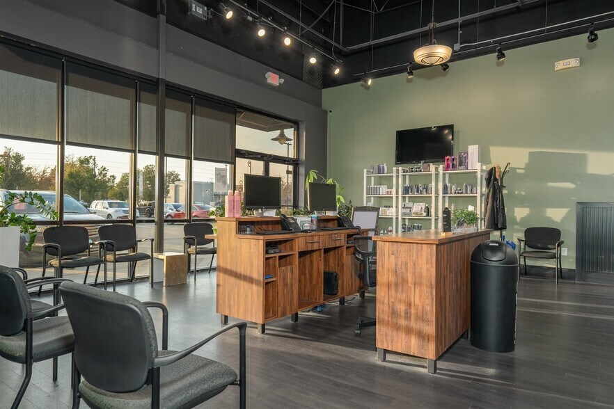 More Photos Of 105 Krispy Kreme Dr, Bloomington Storefront For Sale