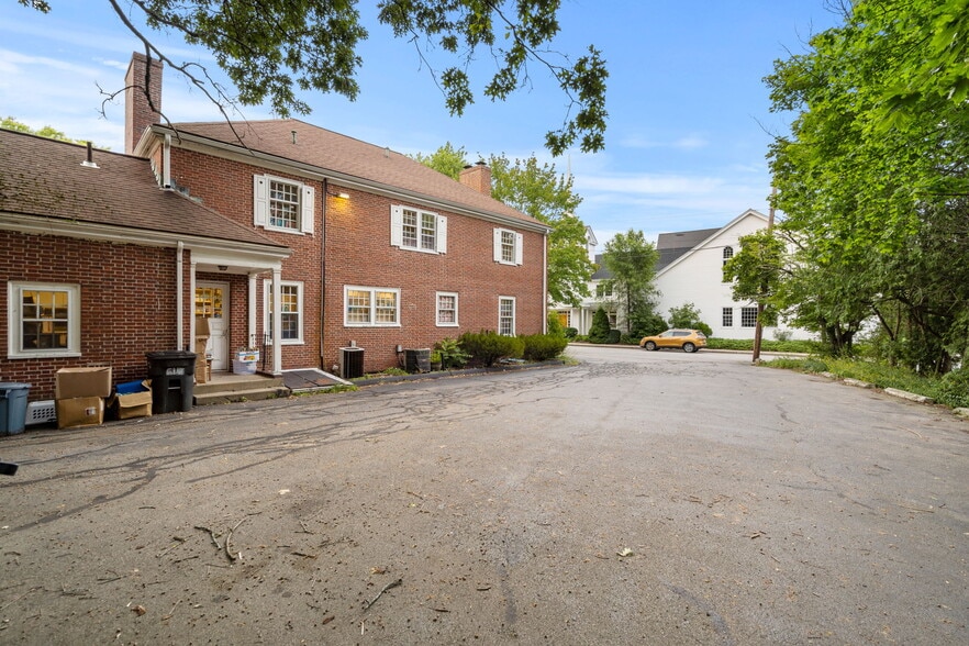 More Photos Of 504 Main St, Medfield Office For Sale