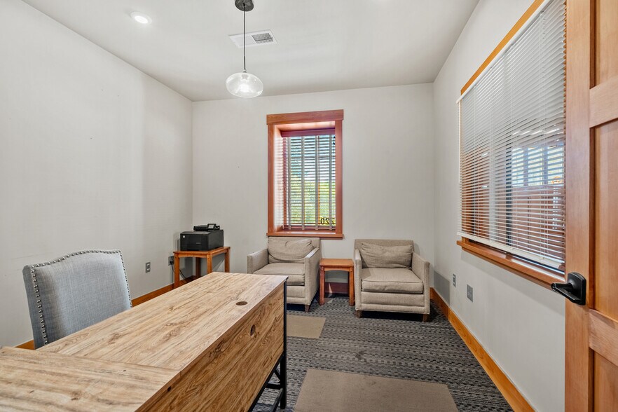 More Photos Of 720 Poyntz Ave, Manhattan Office For Sale