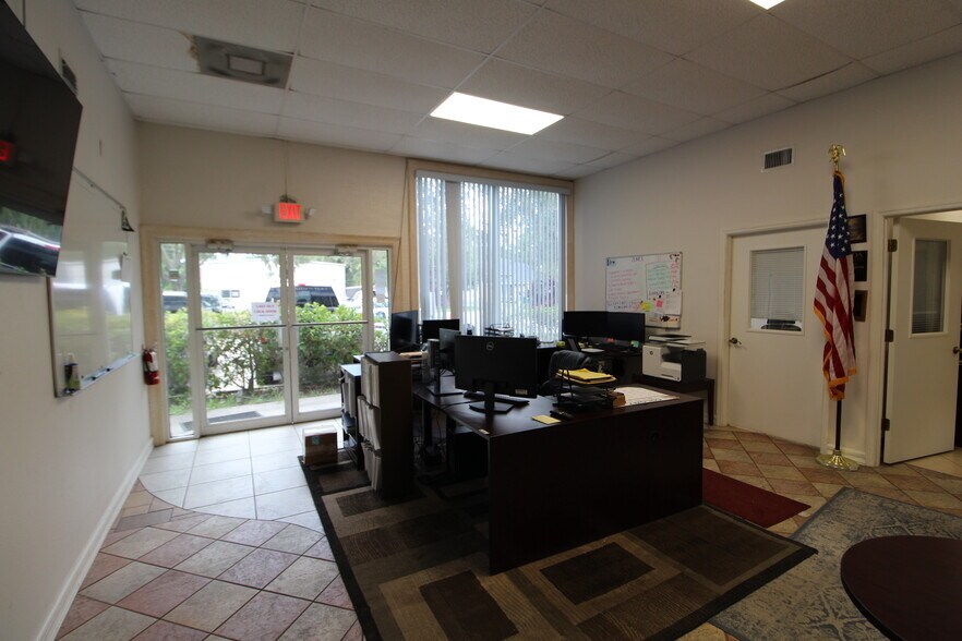 More Photos Of 2208 58th Ave E, Bradenton Industrial For Sale