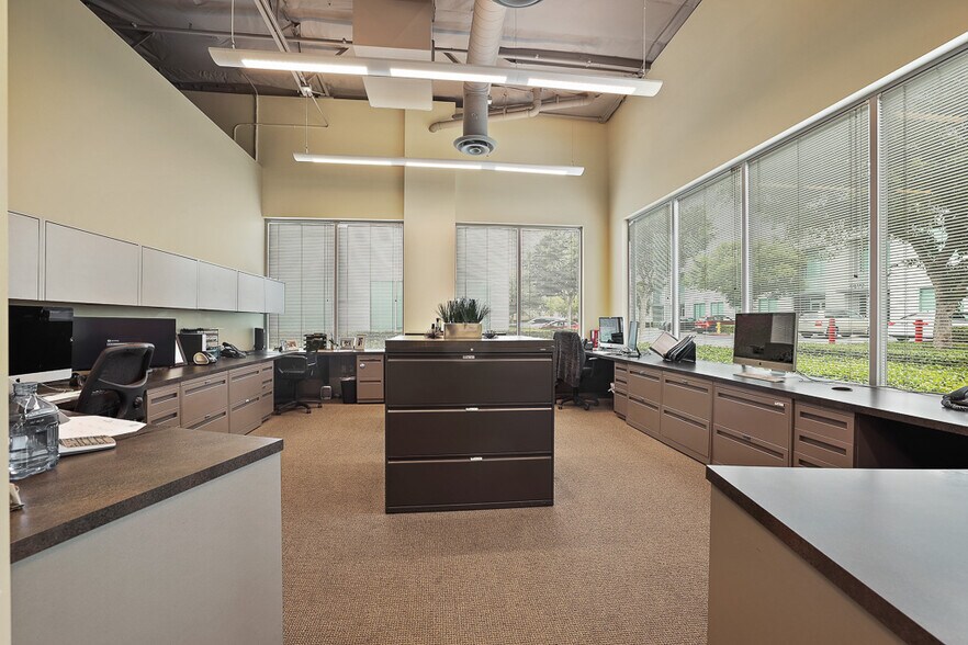 More Photos Of 9661 Irvine Center Dr, Irvine Loft Creative Space For Sale