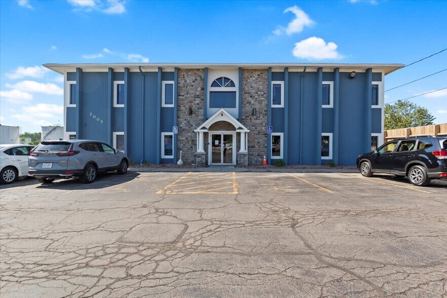 More Photos Of 2005 Lyell Ave, Rochester Office For Lease