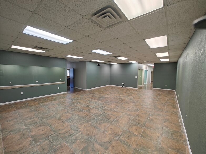 More Photos Of 2121 N FM 1417, Sherman Service Station For Sale