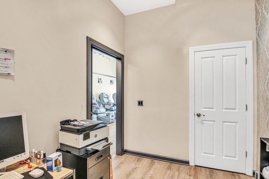 More Photos Of 1211 Church St, San Francisco Storefront Retail Residential For Lease