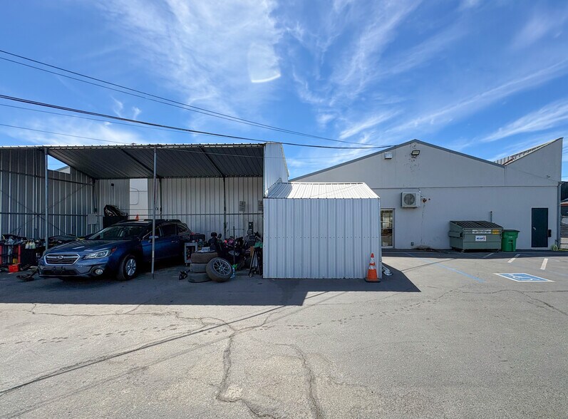 More Photos Of 7817-7829 Fair Oaks Blvd, Carmichael Auto Dealership For Sale