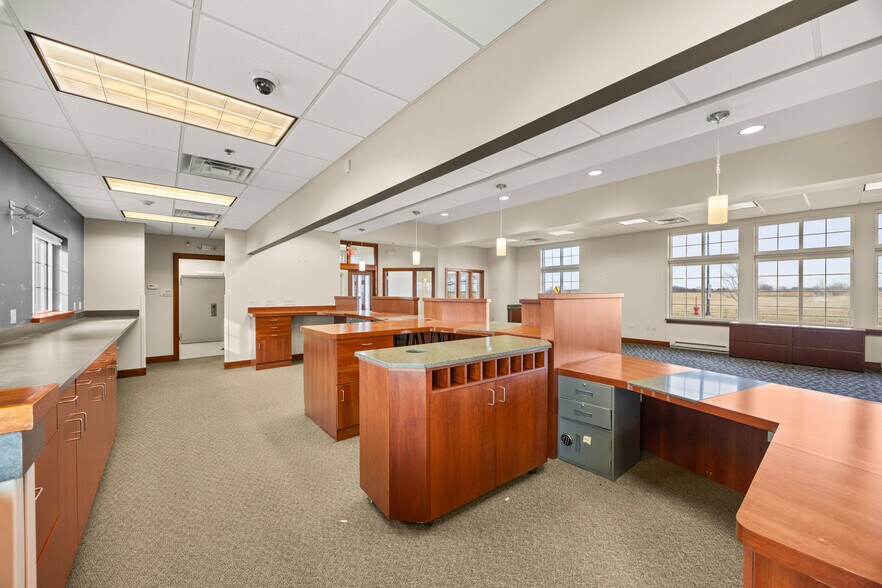 More Photos Of 430 E Mississippi Ave, Elwood Bank For Sale