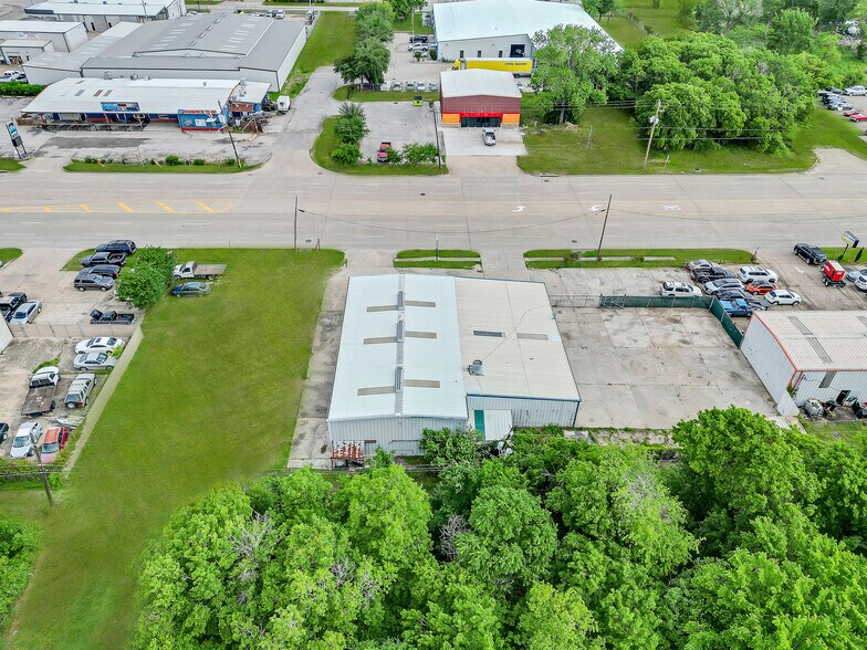 More Photos Of 1517 Spencer Highway, La Porte Auto Repair For Sale