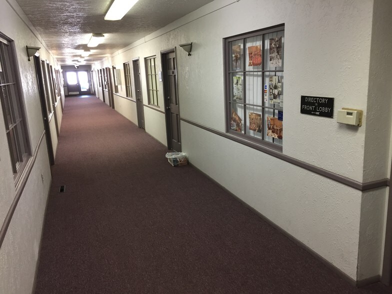 More Photos Of 17200 W 10 Mile Rd, Southfield Office For Lease