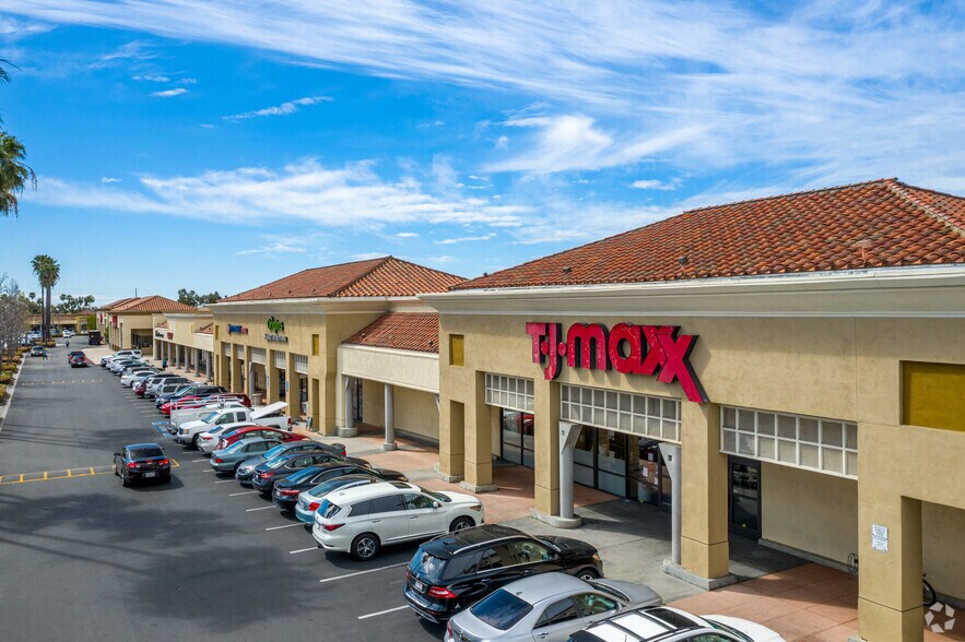 More Photos Of 18279-18517 Brookhurst St, Fountain Valley Unknown For Lease
