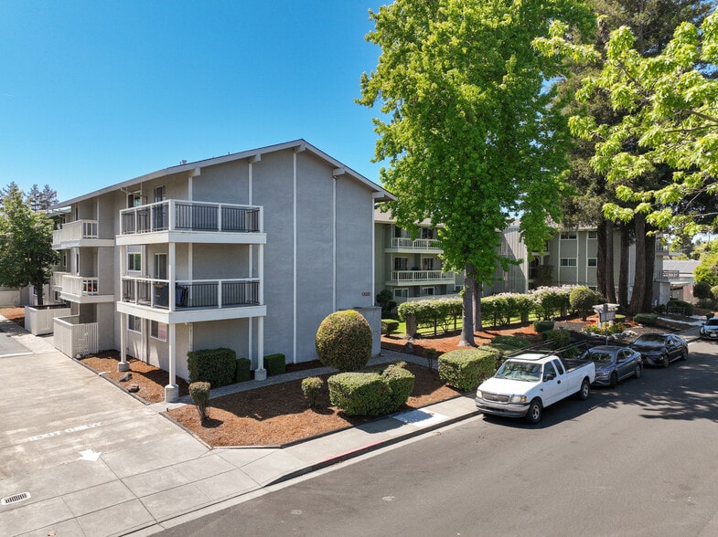More Photos Of 8025 Beverly Dr, Rohnert Park Apartments For Sale