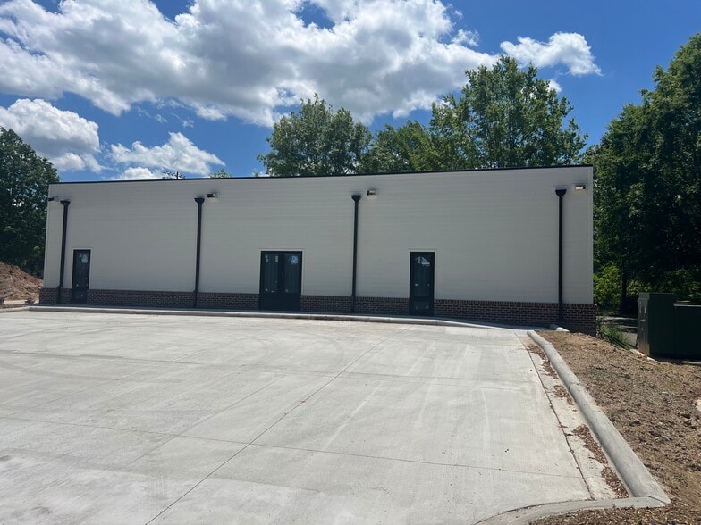 More Photos Of 20733 Catawba, Cornelius Medical For Sale