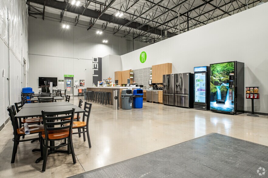 More Photos Of 1200 Bmc Dr, Cedar Park Distribution For Lease