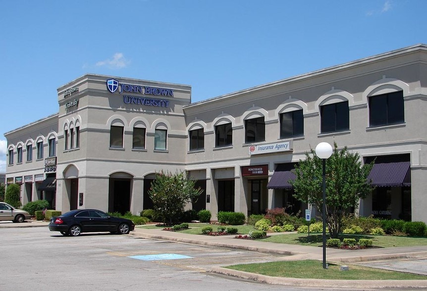 More Photos Of 1401 Waldron Rd, Fort Smith Storefront Retail Office For Lease