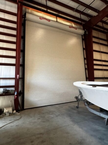 More Photos Of 301 Facility Dr, Newport Warehouse For Sale