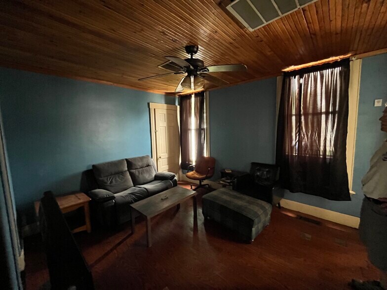 More Photos Of 201 W Prairie St, Pontiac Apartments For Sale