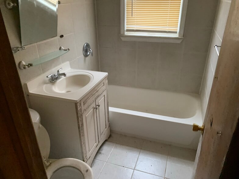 More Photos Of 2521 Noble Rd, Cleveland Heights Apartments For Sale