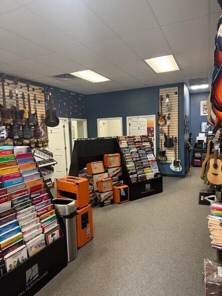 More Photos Of 360 E Grand Blanc Rd, Grand Blanc Office For Lease