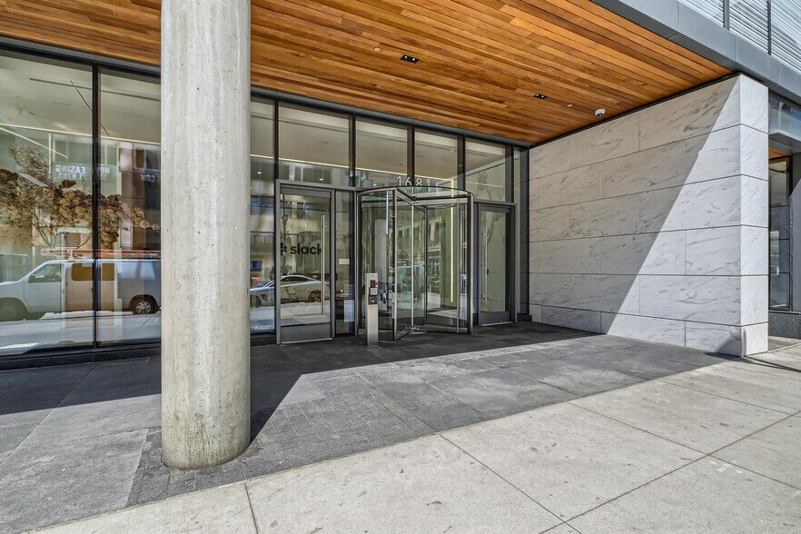 More Photos Of 2001 16th St, Denver Office For Lease