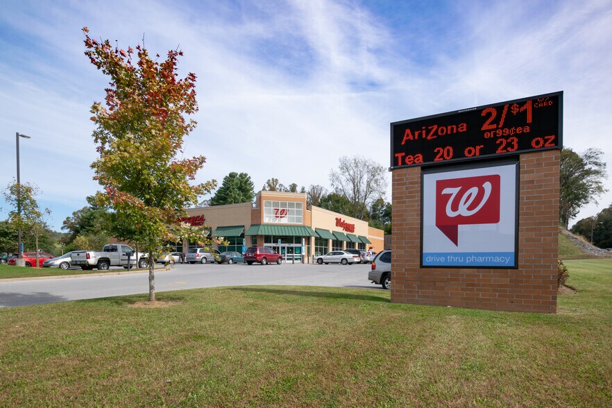 More Photos Of 531 E Jackson Blvd, Jonesborough Drugstore For Sale