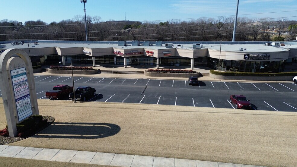 More Photos Of 8136-8190 S Memorial Dr, Tulsa Unknown For Lease
