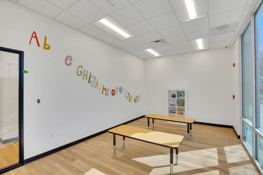 More Photos Of 2820 E Broadway Rd, Mesa Medical For Sale