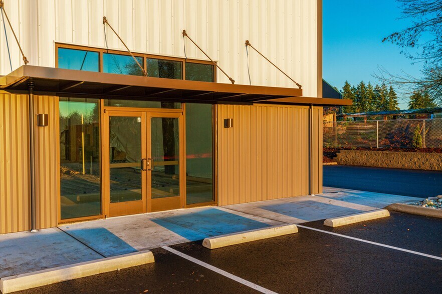 More Photos Of 8208 River, Tumwater Warehouse For Lease