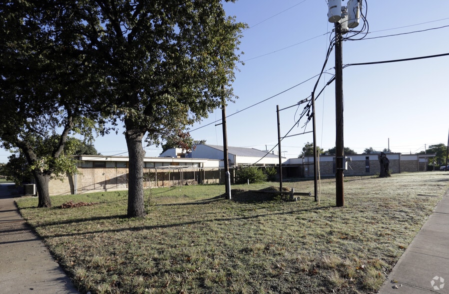 More Photos Of 819-901 N O'Connor Rd, Irving Office For Sale