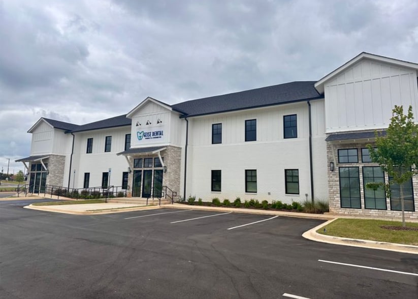 More Photos Of 351 John Henry Way, Madison Medical For Lease