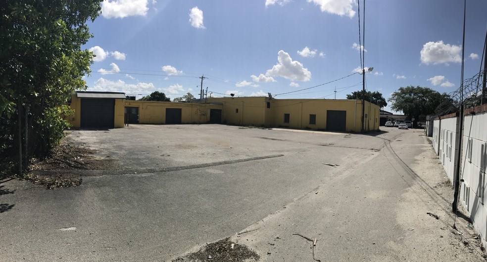 More Photos Of 2280-2290 Fowler St, Fort Myers Freestanding For Sale