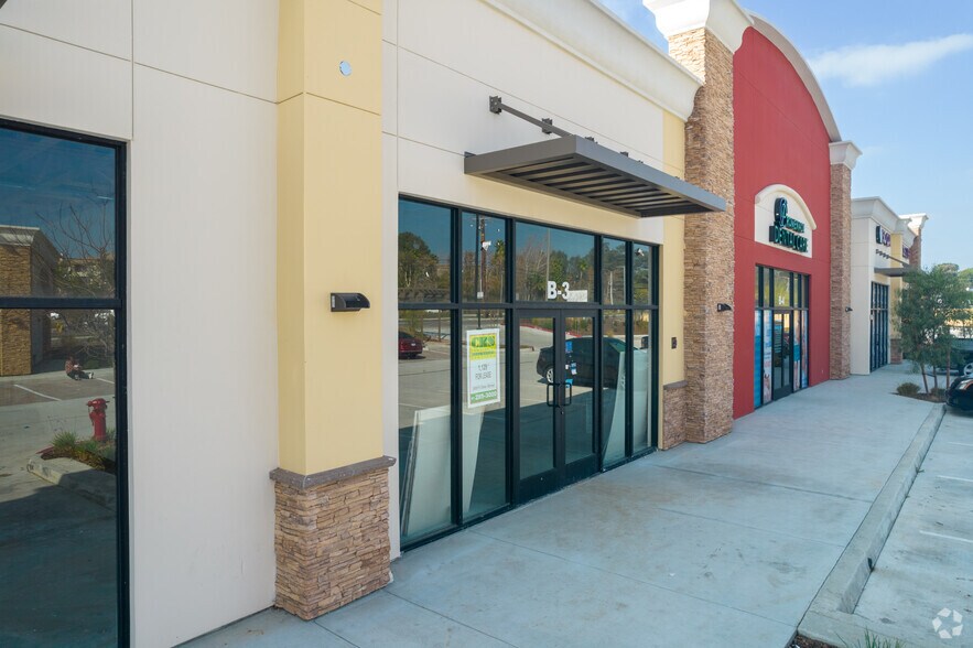 More Photos Of 26957 Date St, Murrieta General Retail For Lease