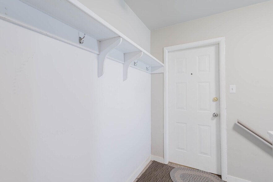 More Photos Of 8504 98 St NW, Edmonton Apartments For Sale