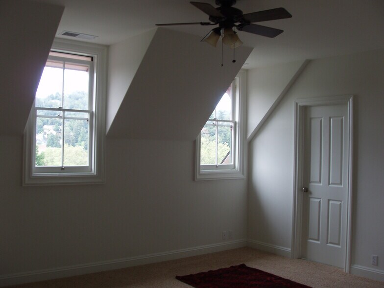 More Photos Of 333 G St, San Rafael Apartments For Sale