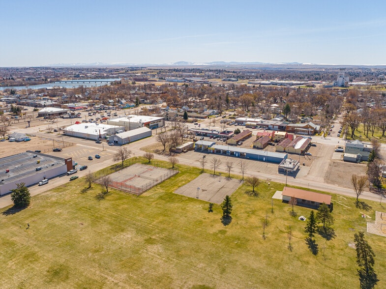 More Photos Of 720 1st Ave, Great Falls Carwash For Sale